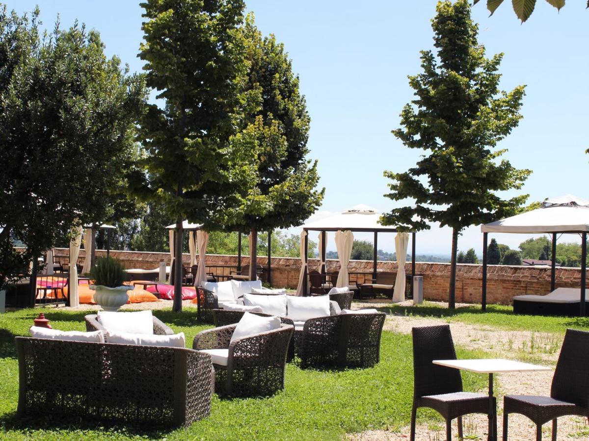Montaldo Castle & Resort Montaldo Torinese Exterior photo