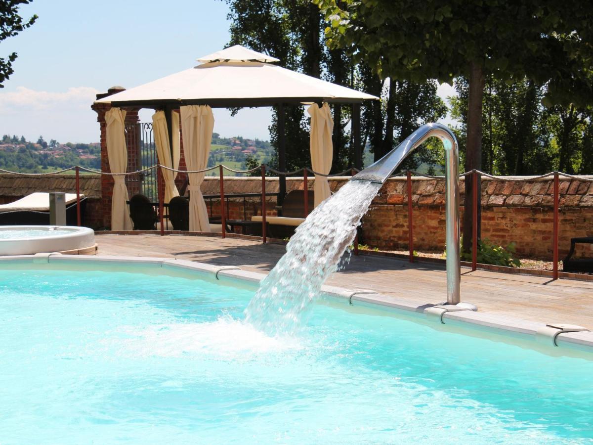 Montaldo Castle & Resort Montaldo Torinese Exterior photo